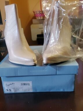 Seychelles Blush Croc-Embossed Pointed Toe Ankle Booties